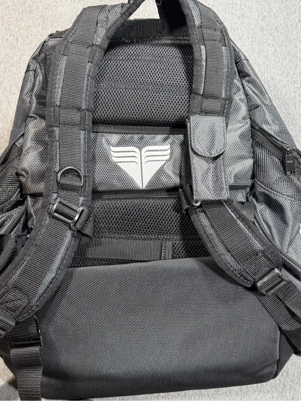 TYR Alliance Swim Bag Backpack Large Black NWOT Great Condition Team